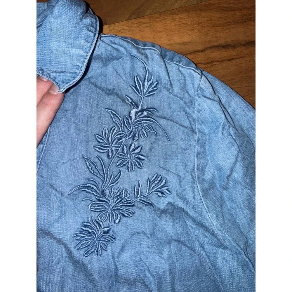 CHICOS Tonal Chambray Button Front Tunic LS Fashion Blue Sky Size 1/‎ Medium NEW